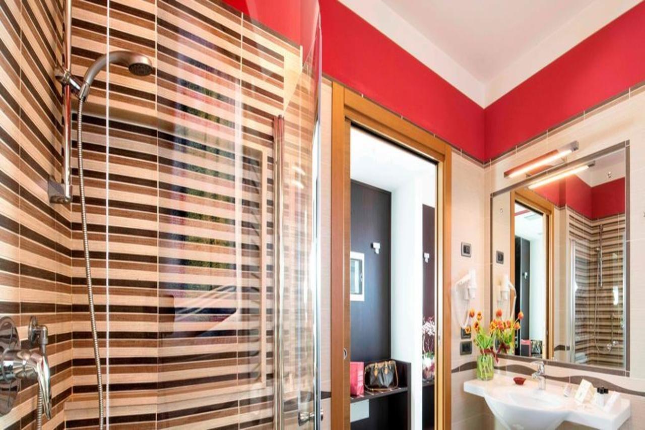 Kairos Garda Hotel Castelnuovo del Garda Exteriör bild