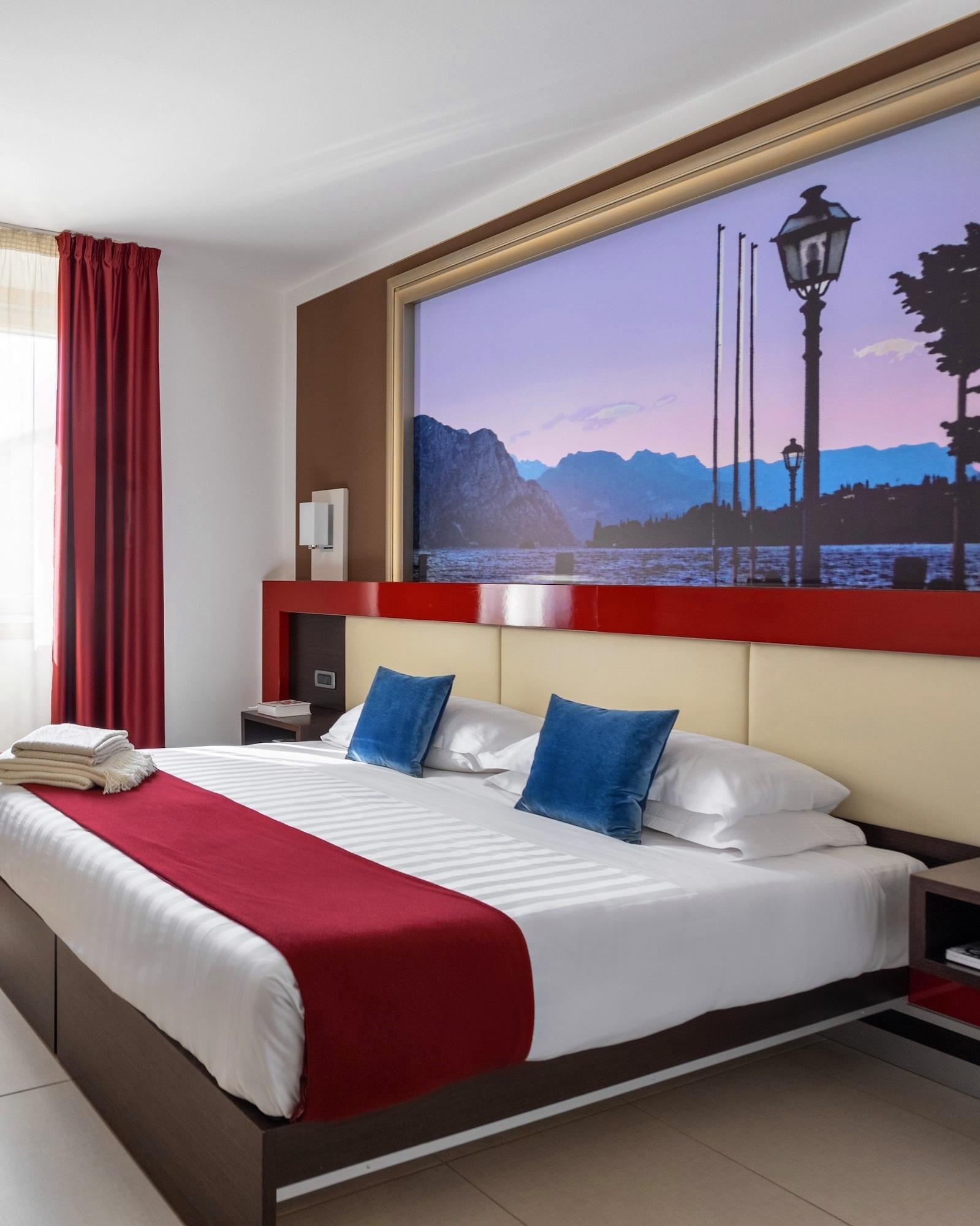 Kairos Garda Hotel Castelnuovo del Garda Exteriör bild