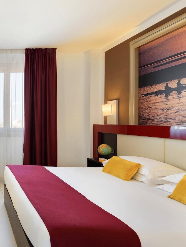Kairos Garda Hotel Castelnuovo del Garda Exteriör bild
