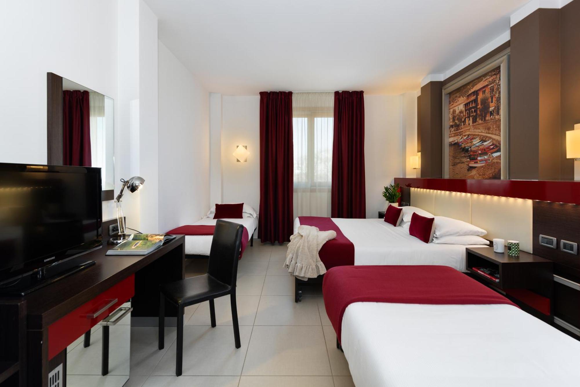 Kairos Garda Hotel Castelnuovo del Garda Exteriör bild