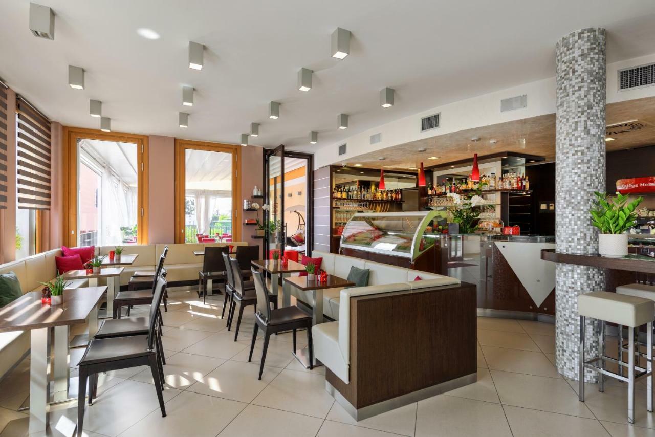 Kairos Garda Hotel Castelnuovo del Garda Exteriör bild
